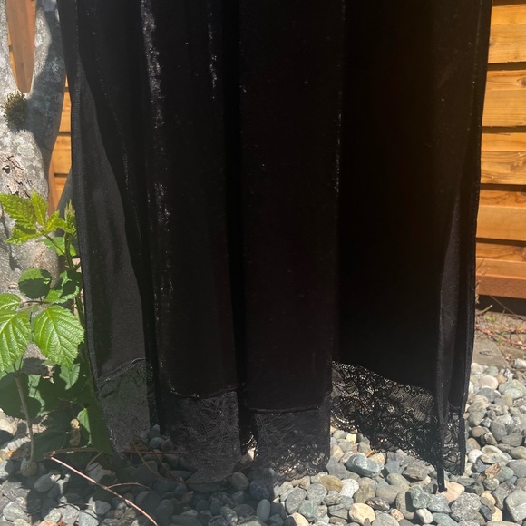 Torrid velvet dress- Black - Picture 6 of 9